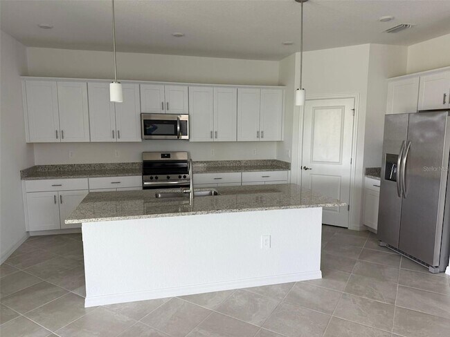 Building Photo - 1553 Saddlewood Cir
