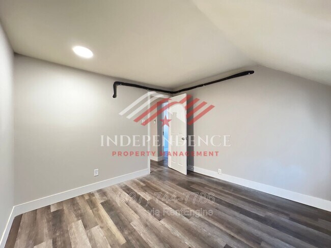 Building Photo - 1548 Lingo St