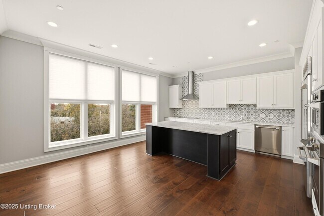 Building Photo - 6600 Seminary Woods Pl