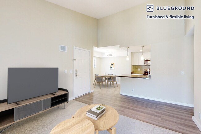 Building Photo - 7205 Charmant Dr