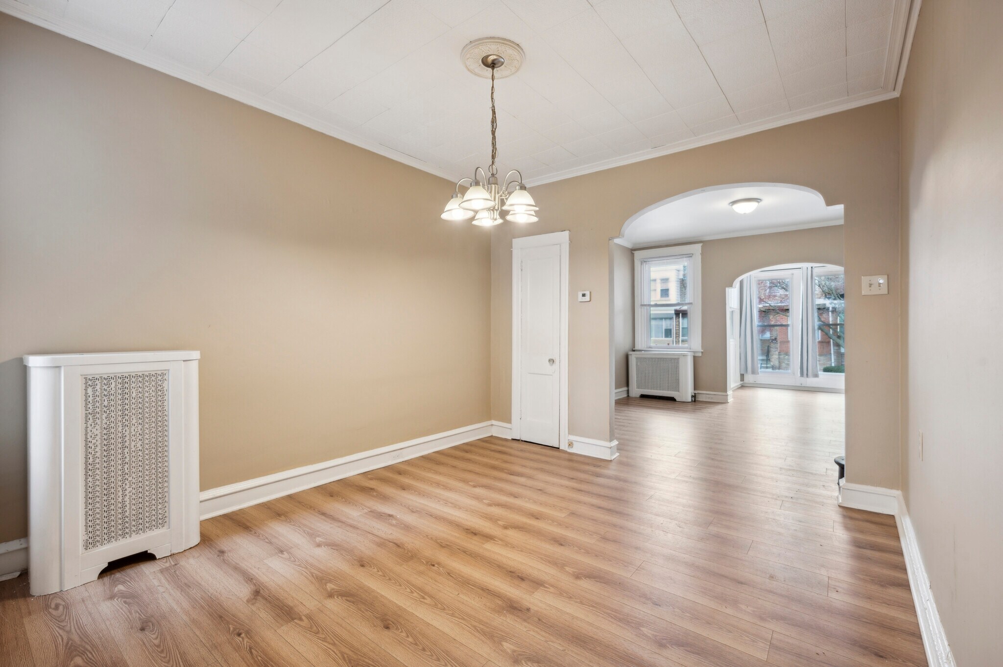 Building Photo - 5122 N Hutchinson St