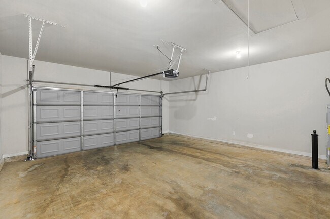 Building Photo - 4/2 Home in Clanton - Coming in September