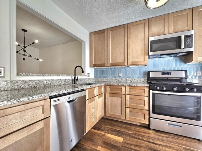 Building Photo - 7660 Willow Point Dr