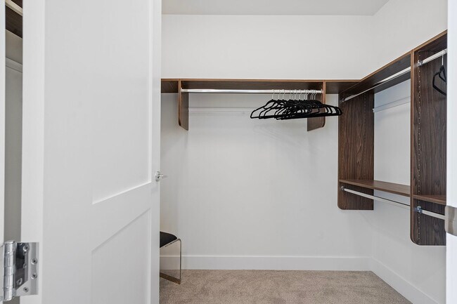 Building Photo - 301 1st St S