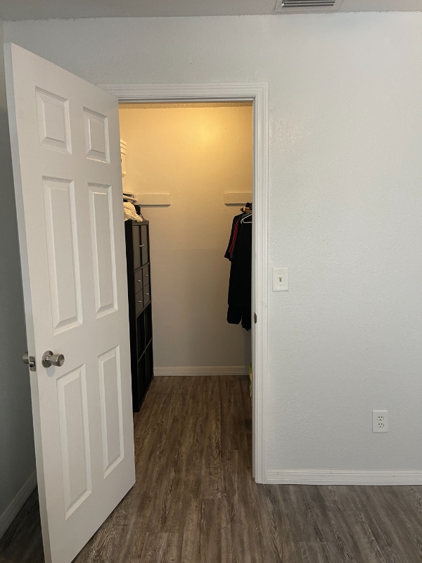 Building Photo - 7210 N Manhattan Ave