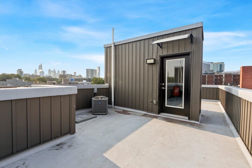 Building Photo - 3828 Baring St