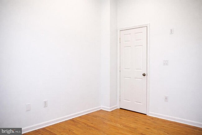 Building Photo - 1605 New Jersey Ave NW