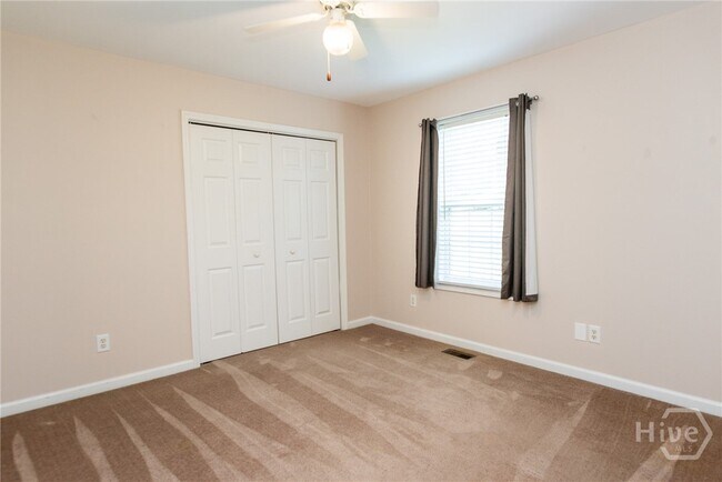 Building Photo - 105 Fox Hall Trail