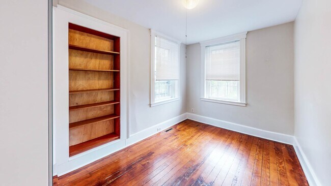 Building Photo - Stylish 2BD 1BA Across from Wooster Sq Park!