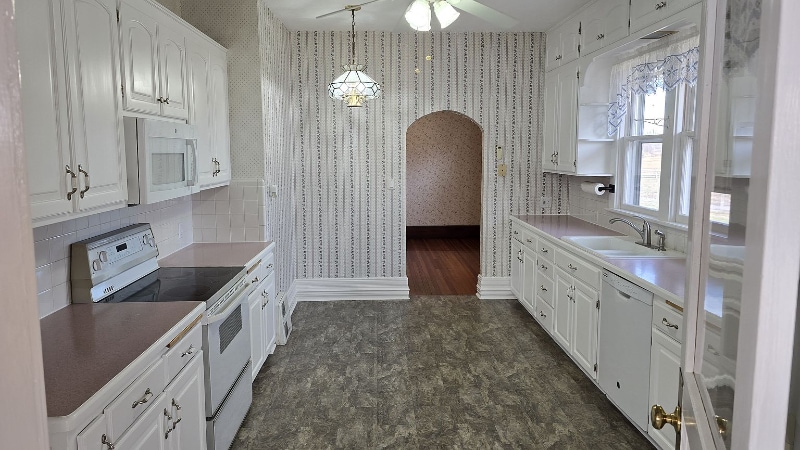 Building Photo - 2327 N 1500 Rd