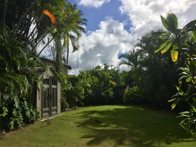 Building Photo - Kaneohe: 3 Bed, 1 Bath Duplex