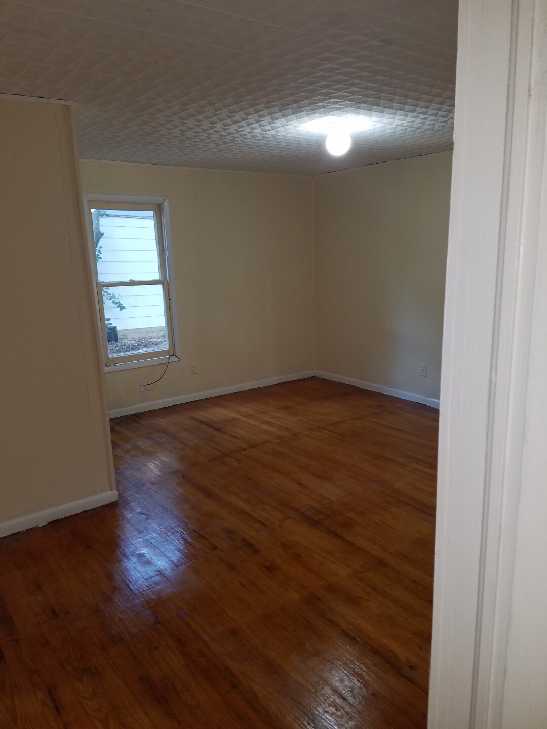 Building Photo - 322 Shaw St