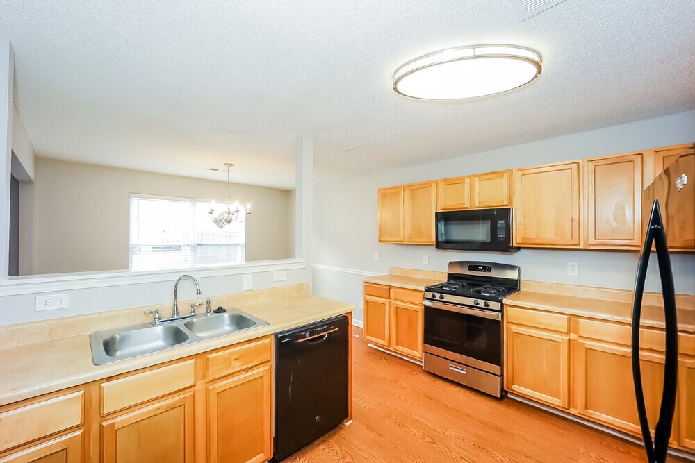 Building Photo - 346 Haverhill Ln