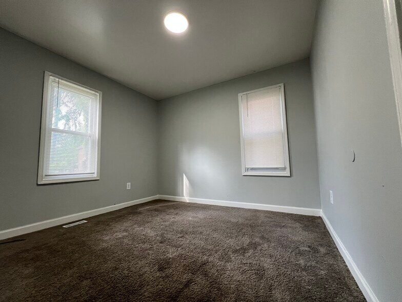 Building Photo - 4114 Pingree St