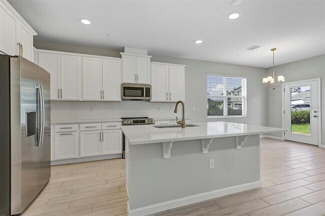 Building Photo - 518 Lady Palm St