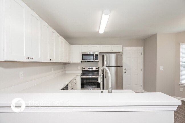 Building Photo - 3718 Bullard St