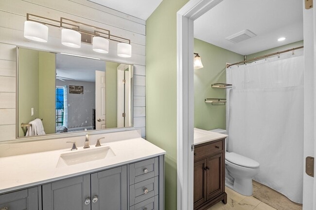 Building Photo - 709 Gazebo Cir