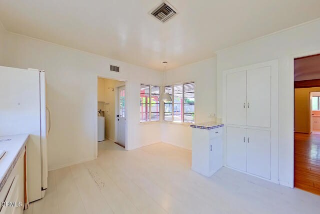 Building Photo - 1462 Glengarry Rd