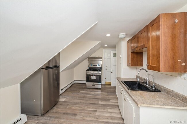 Building Photo - 36 Tyler Ave