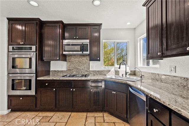 Building Photo - 1138 Lakeview Dr