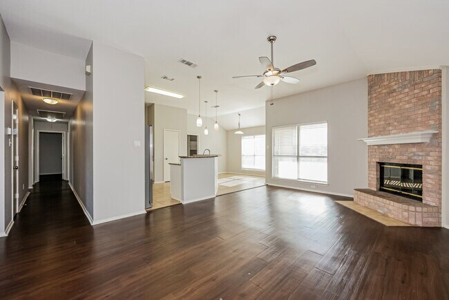 Building Photo - 2602 Pioneer Ln