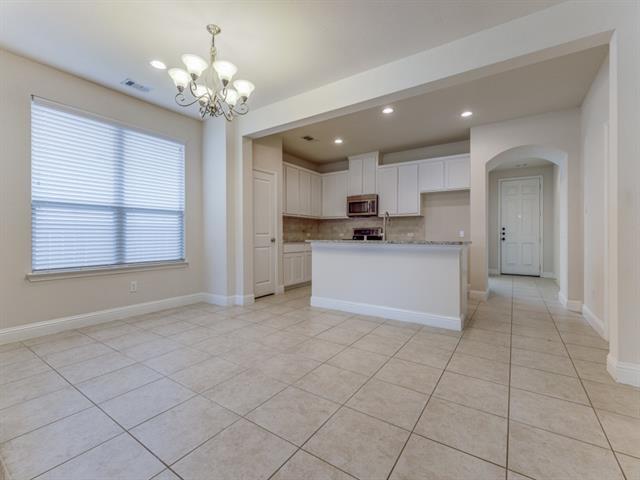 Building Photo - 1016 Llano Falls Dr