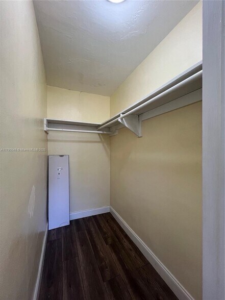Building Photo - 770 NW 179th St