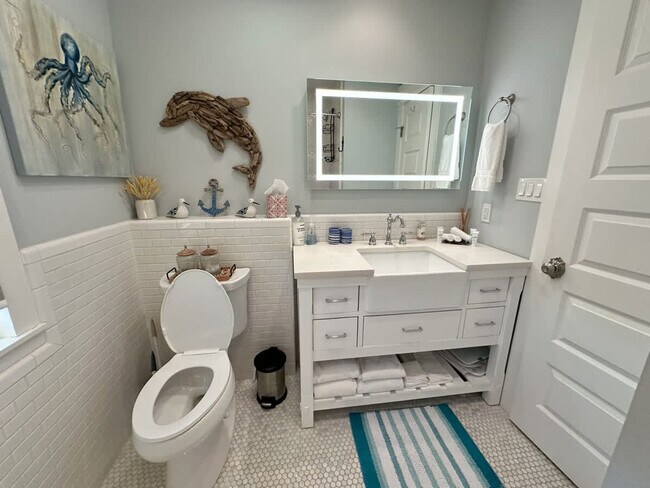 Building Photo - 1113 Pompano Ave