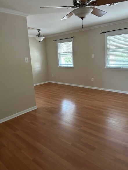 Building Photo - 8124 Ryers Ave