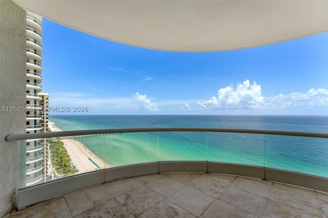 Building Photo - 16047 Collins Ave