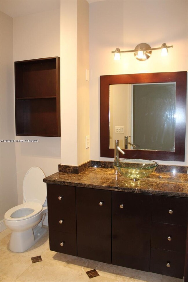 Building Photo - 4967 Tradewinds Ter