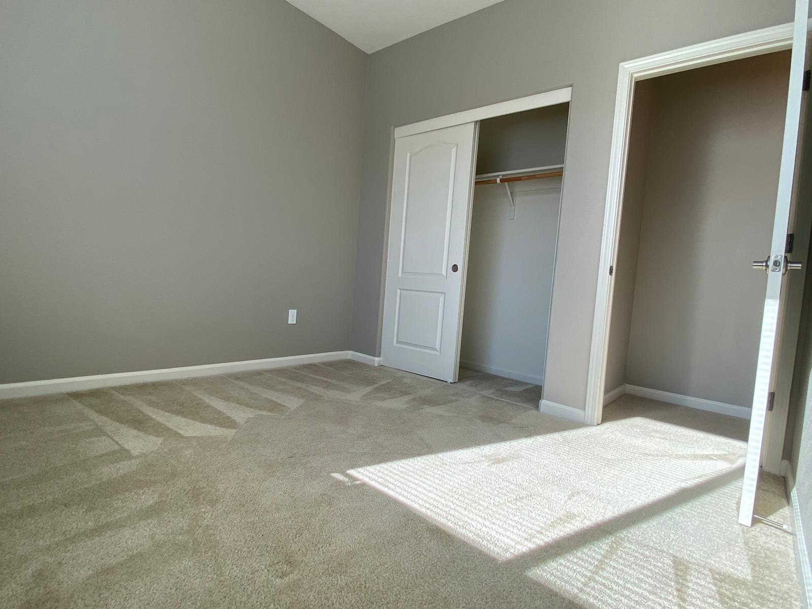 3rd bedroom - 527 Clover Cir