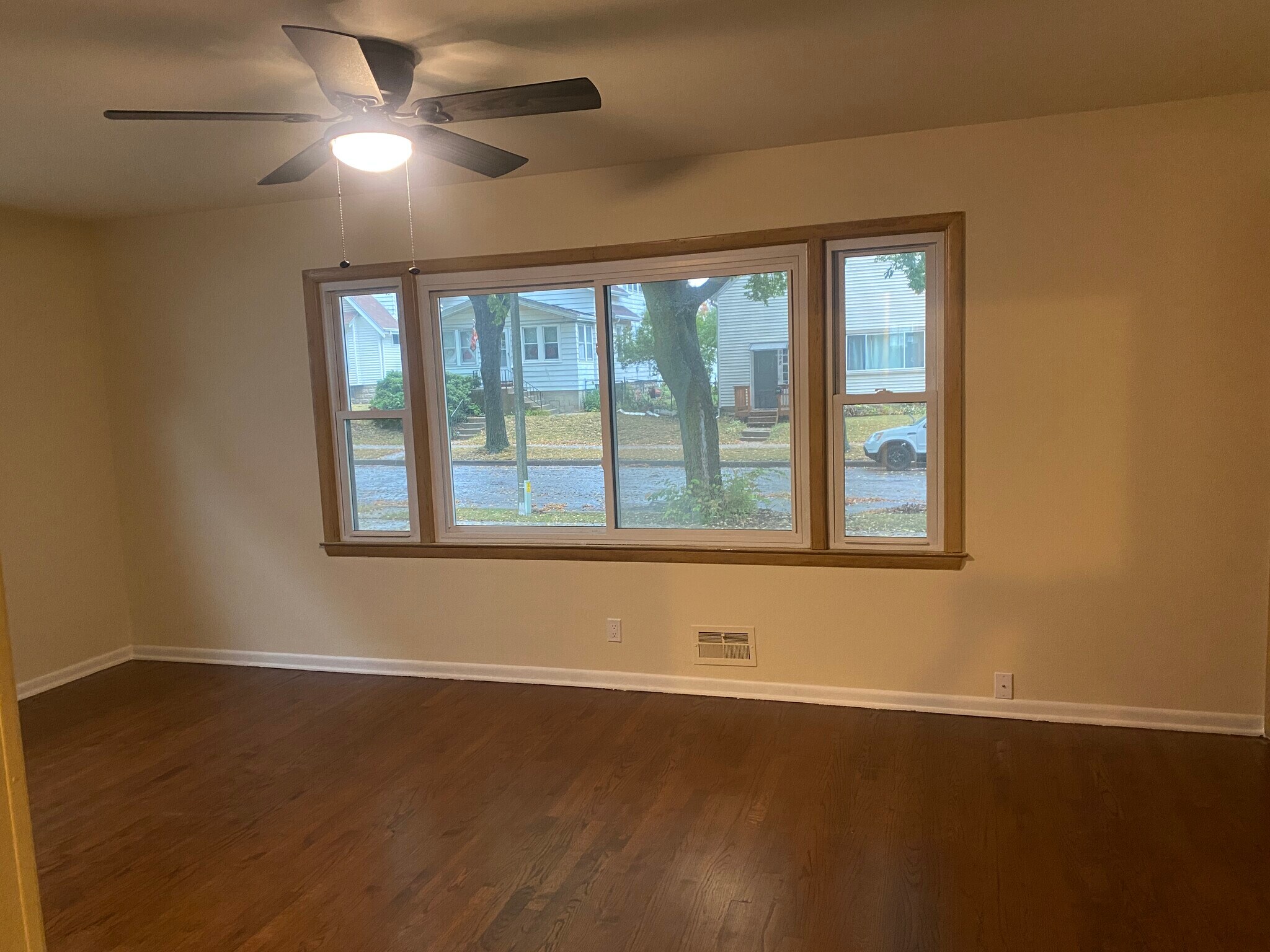 Building Photo - 531 S 74th St