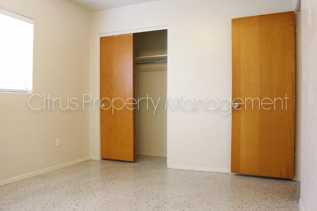 Building Photo - Two Bedroom Duplex