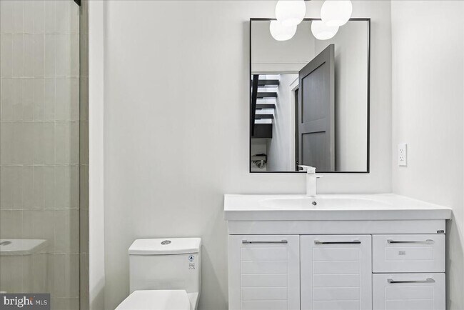 Building Photo - 4428 Albemarle St NW