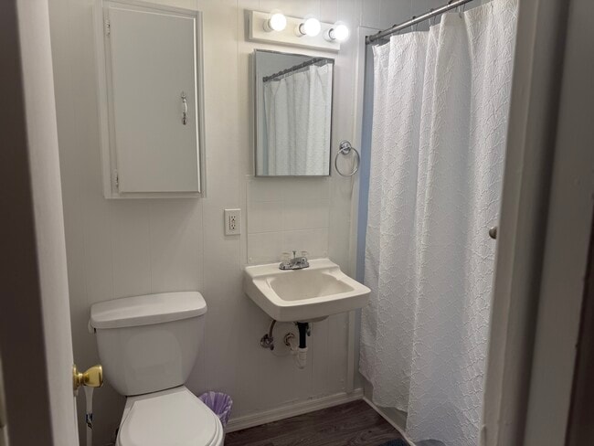 Building Photo - 6393 S Russell Rd