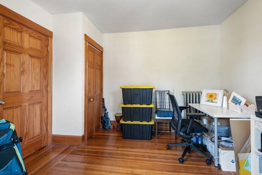 Building Photo - 26 Chilton St