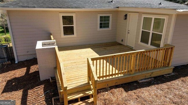 Building Photo - 2215 Gordon Cir