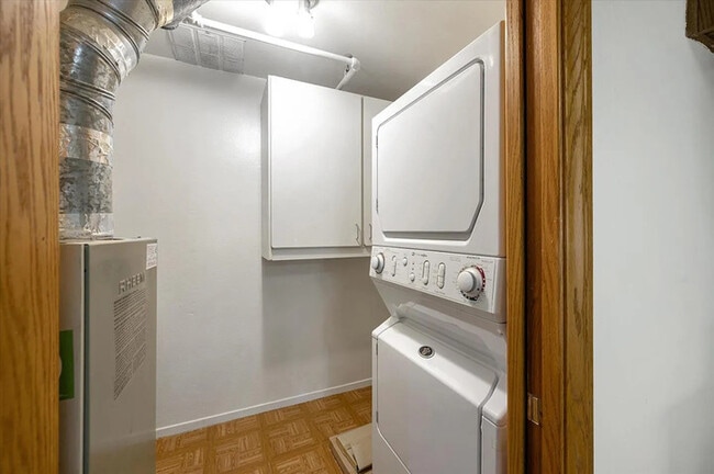 Building Photo - 2435 Rowntree Way