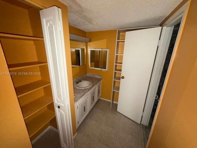 Building Photo - 4848 NW 24th Ct