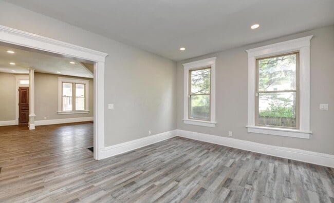 Building Photo - 1050 Oak St