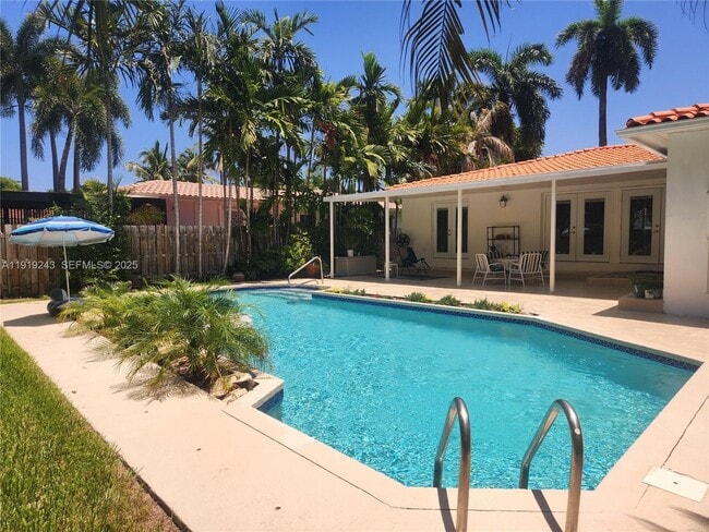 Primary Photo - 1229 Jefferson St