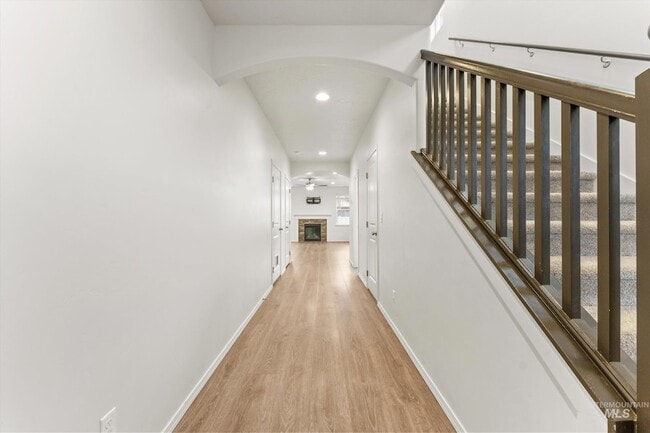 Building Photo - 513 Stanley Lake St