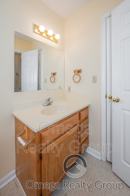 Building Photo - 484 Grey Hill Rd