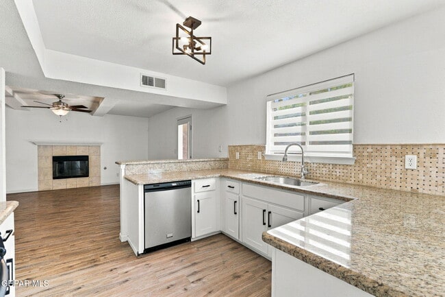 Building Photo - 6728 Dakota Ridge Dr