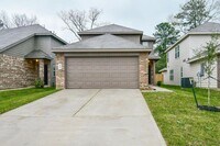 Building Photo - 420 Upper Creek Dr