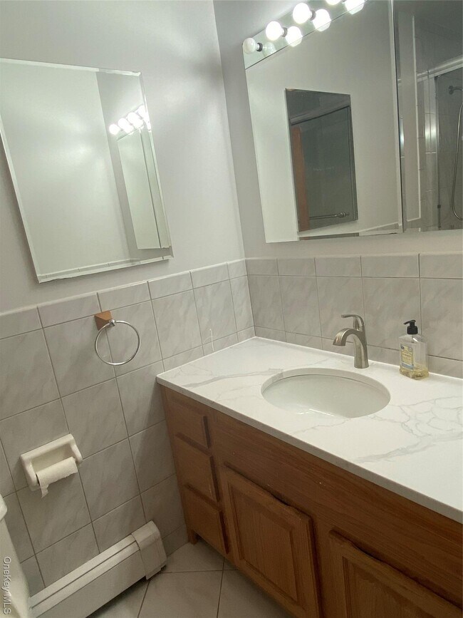 Building Photo - 151-55 20th Rd