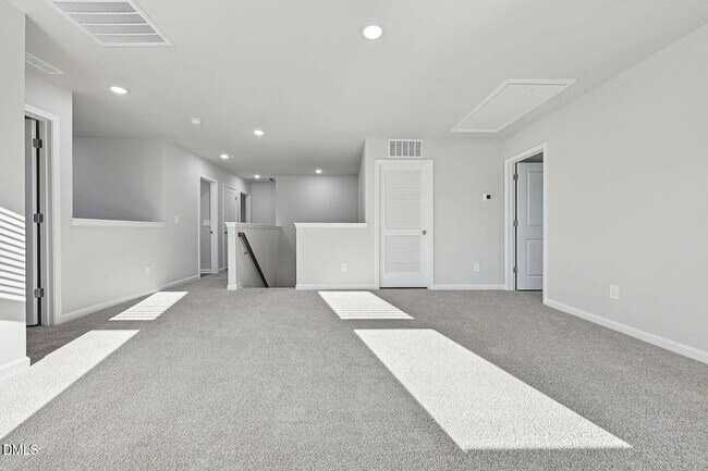 Building Photo - 744 Red River Dr