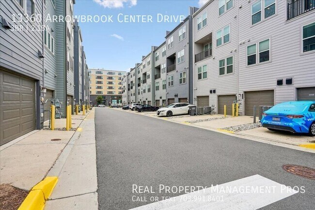 Building Photo - 13360 Arrowbrook Centre Dr