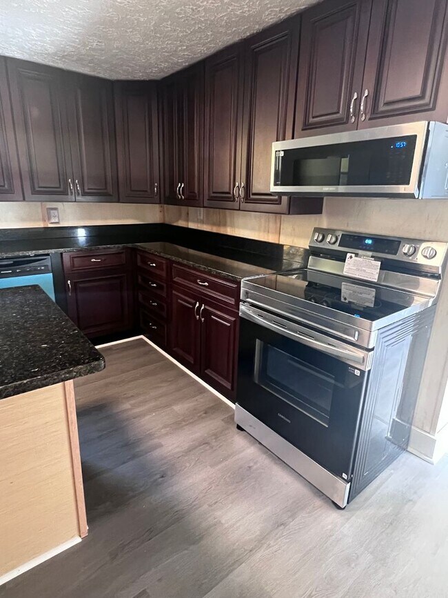 Building Photo - Charming Two-Story Home for Rent in North ...